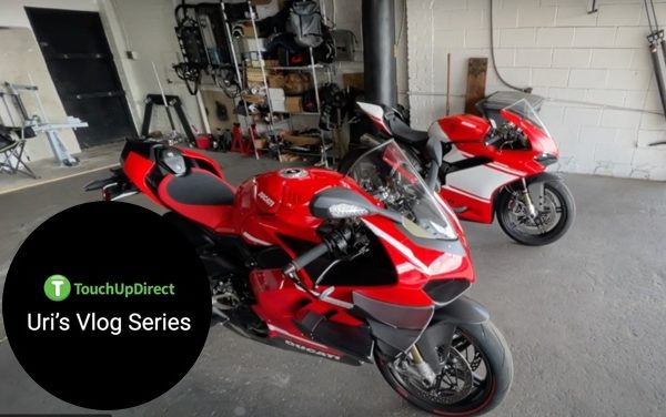 Ducati Superleggera V4 vs 1299 Superleggera parked in the garage