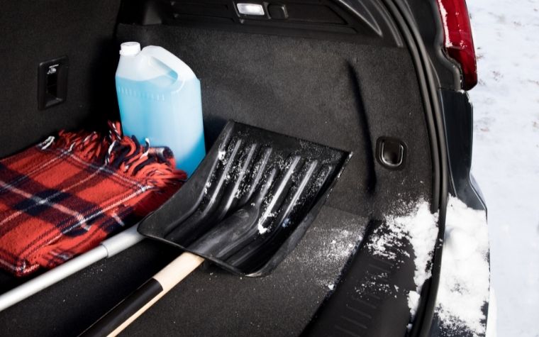 Car Essentials: How To Prepare an All Seasons Emergency Kit