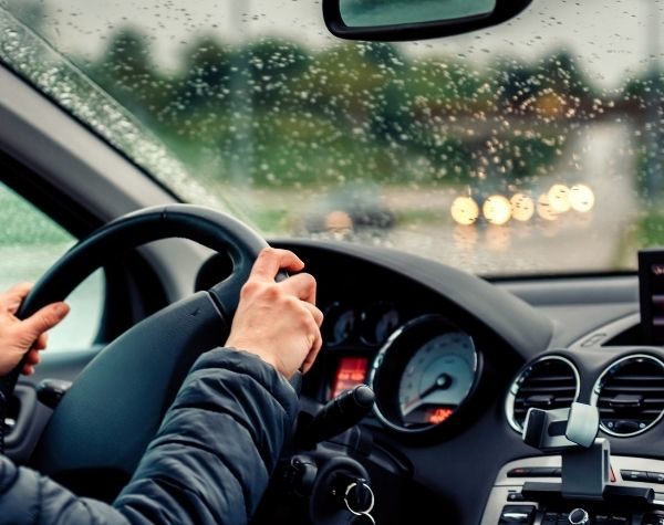 5 Details You Might Not Know About Driving in the Rain