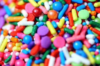 Candies with different colors and sizes